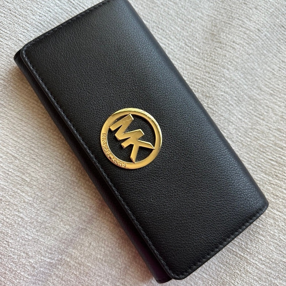 NWOT Michael Kors long wallet